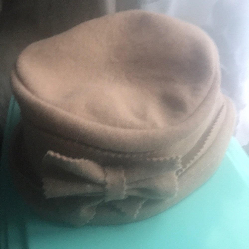 Cute bow hat with a small brim